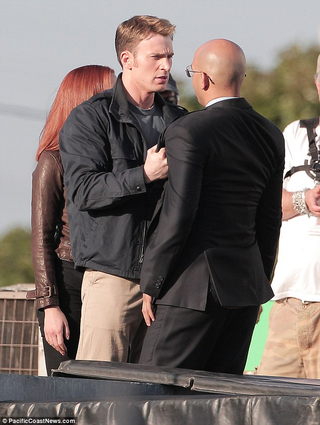 Illustration for article titled Steve Rogers has a problem with authority on the Captain America 2 set